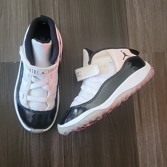 Air Jordan 11 Concord (Toddler) - Picture 2 of 4